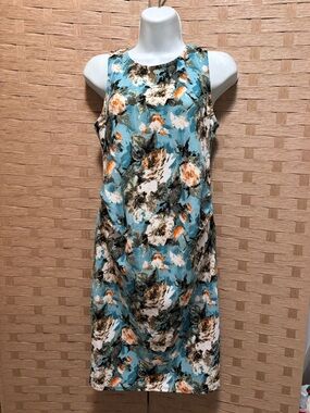 Sleeveless Maternity Floral Dress in Light Teal Blue Side Rushing